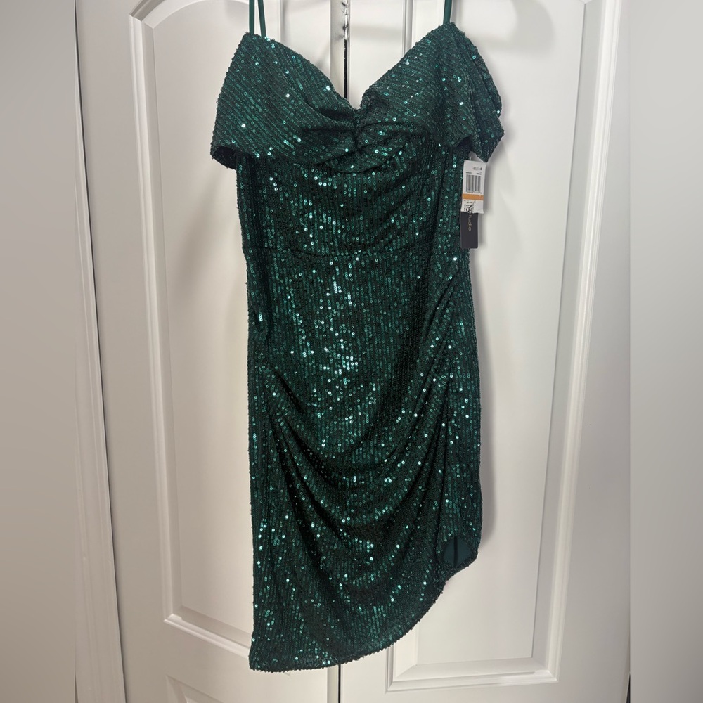 CITY STUDIOS - Juniors Elegant Green Off-Shoulder Dress - Picture 4 of 6